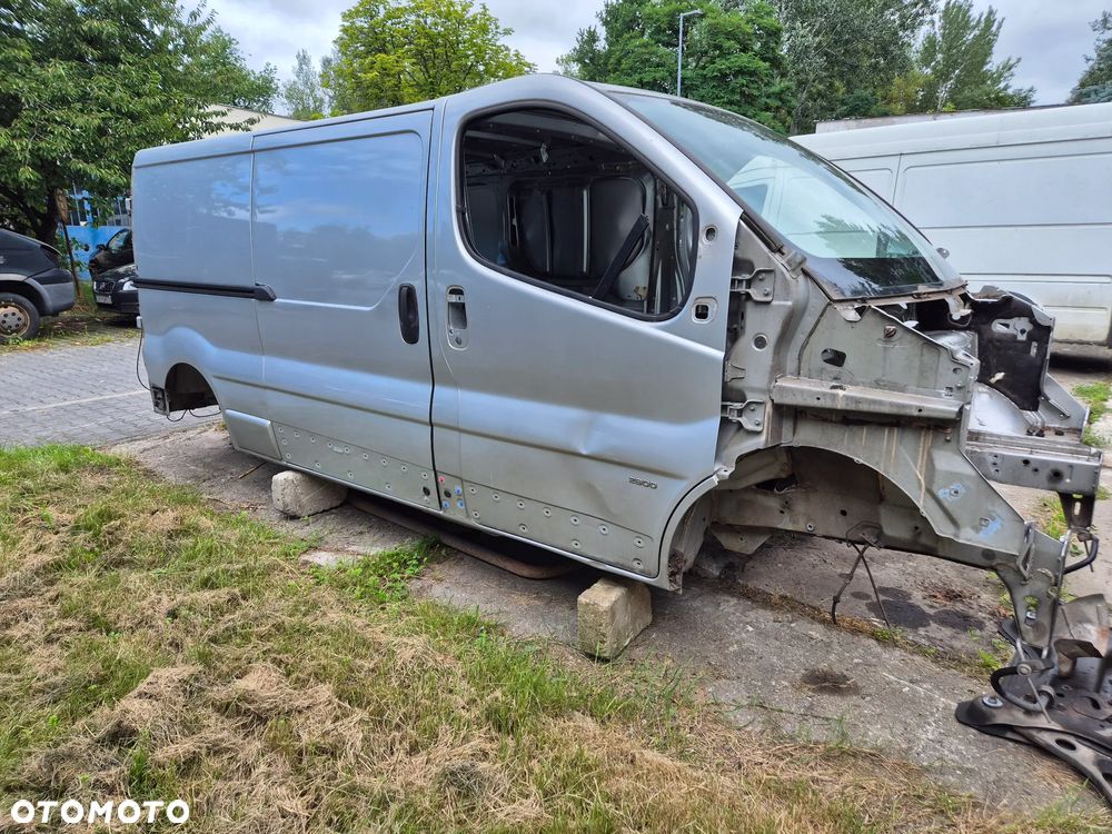 BOK ĆWIARTKA PRAWA LONG CMG64 147 TRAFIC VIVARO PRIMASTAR  01-14r. - 1