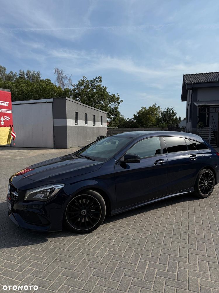 Mercedes-Benz CLA 220 4-Matic - 8