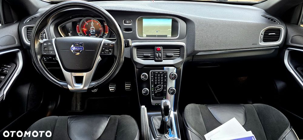 Volvo V40 D4 Drive-E R-Design Summum - 4