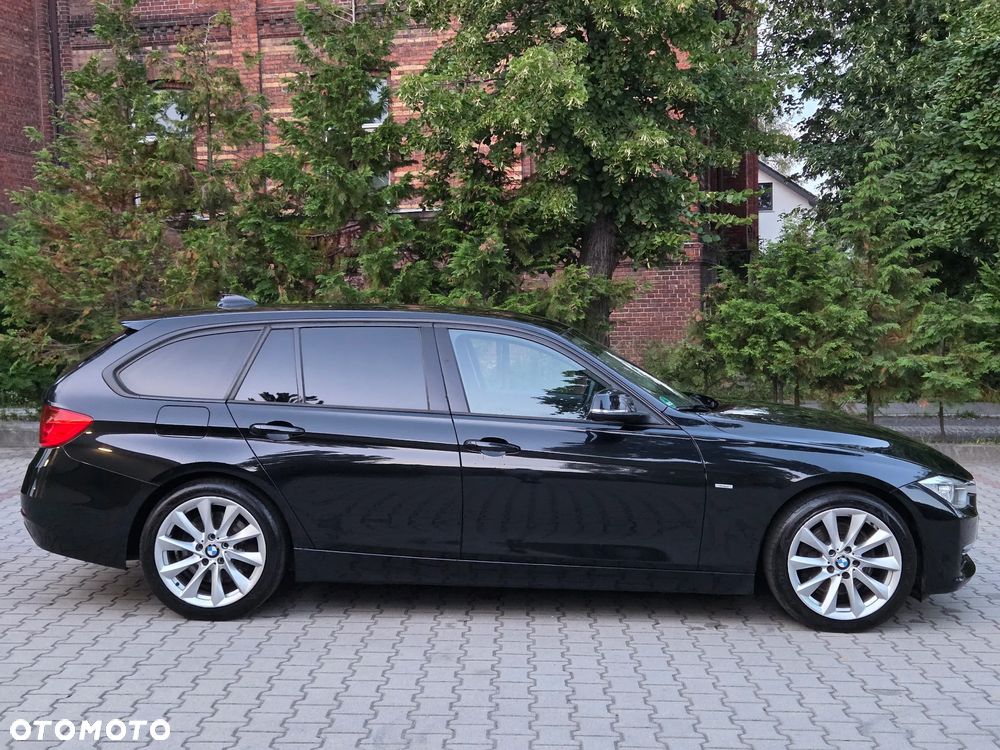 BMW Seria 3 330d Sport-Aut Blue Performance Modern Line - 7