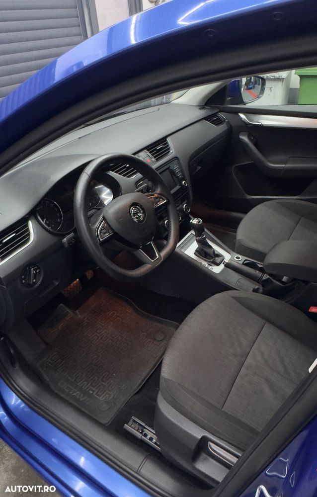 Skoda Octavia 1.6 TDI STYLE DSG - 12