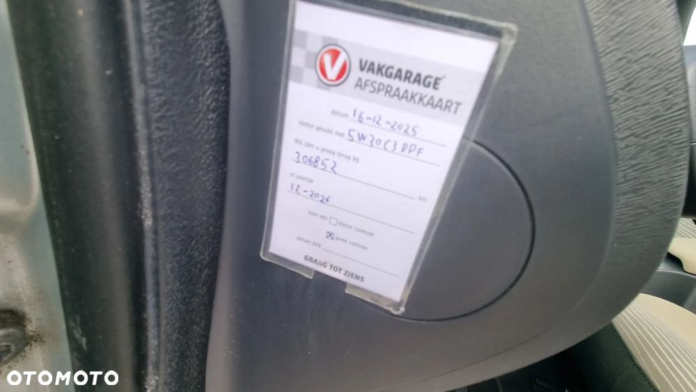 Renault Kangoo 1.6 16V 105 Happy Family - 23