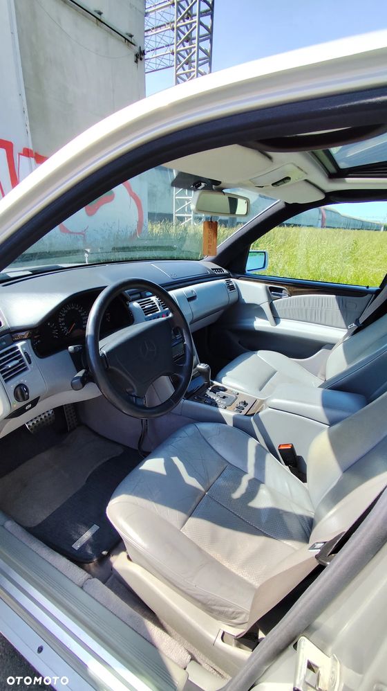 Mercedes-Benz Klasa E 320 Avantgarde - 19