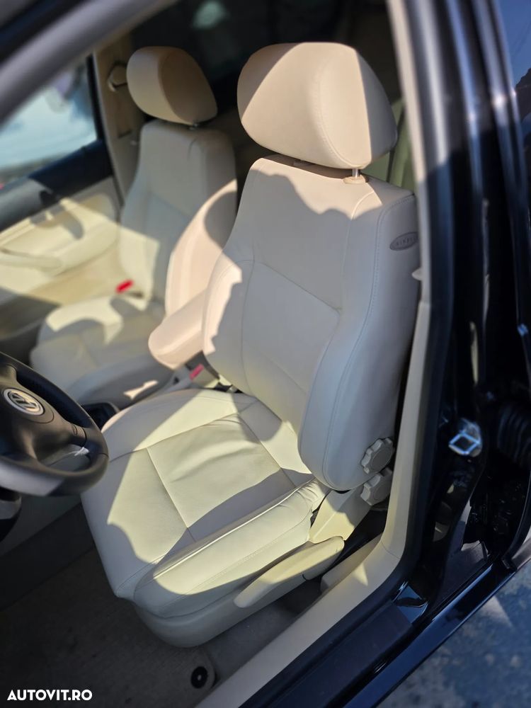 Volkswagen Golf 1.9TDI 4Motion Highline - 9