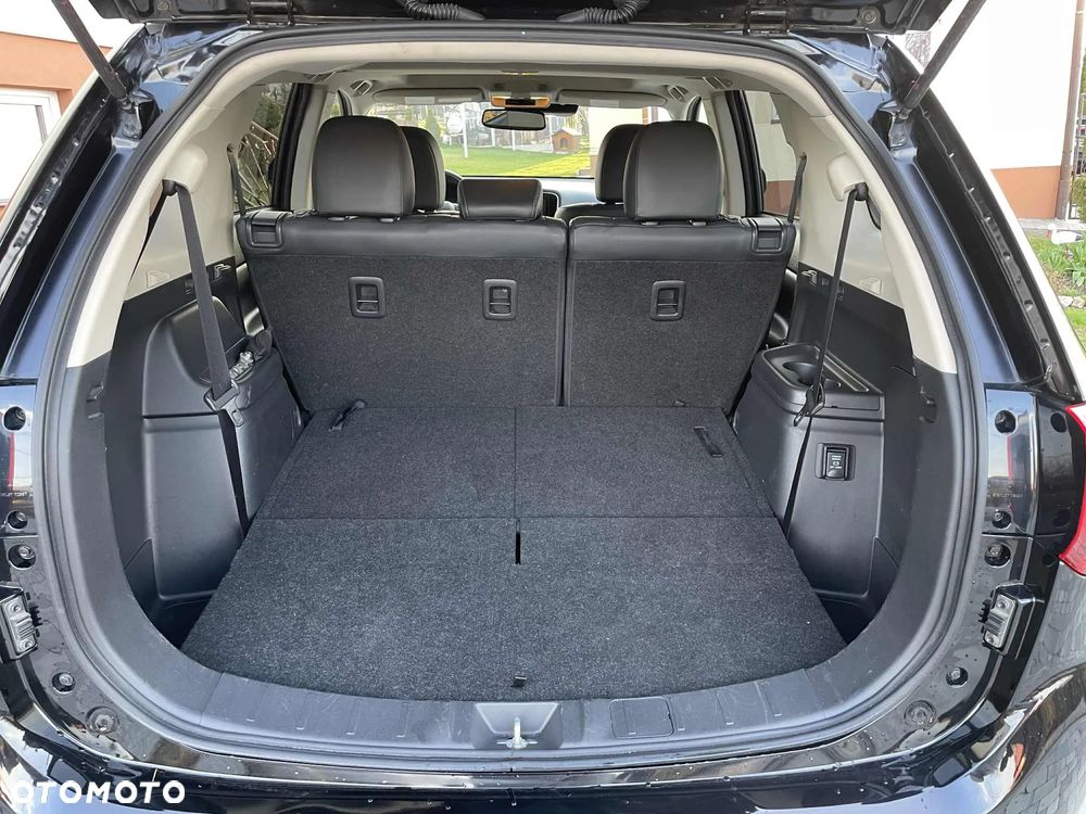Mitsubishi Outlander 2.4 4WD CVT Instyle - 12