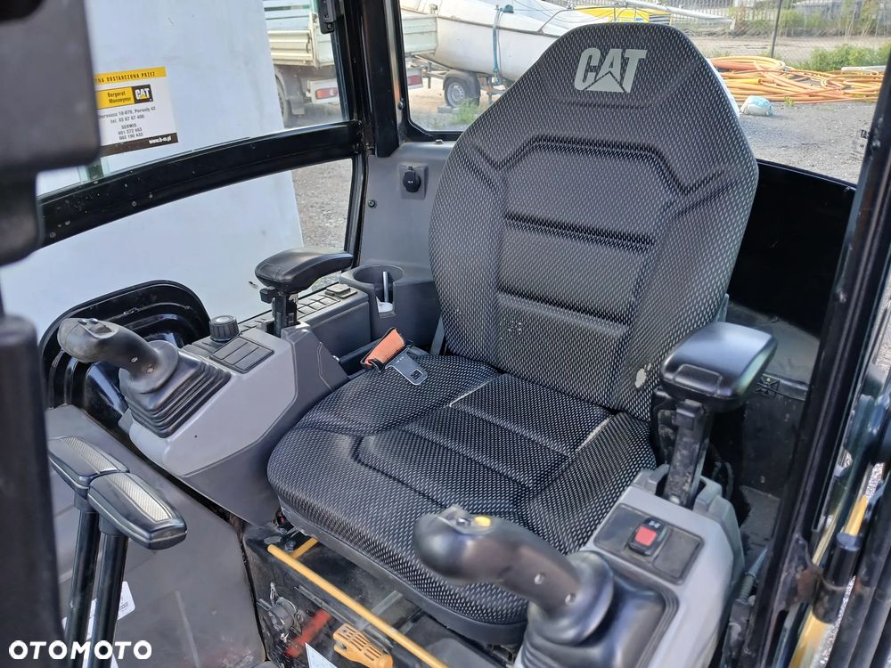 Caterpillar 301.6 - 9
