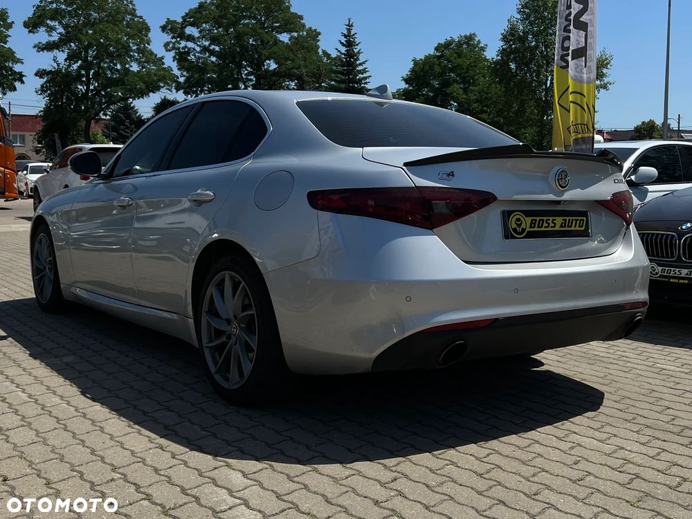 Alfa Romeo Giulia - 7