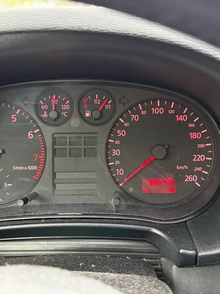 Audi A3 3-drzwiowe 1.8 Ambiente - 9
