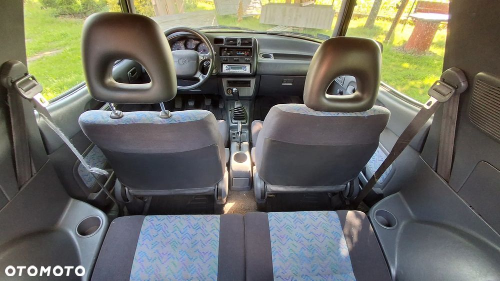 Toyota RAV4 2.0 - 18