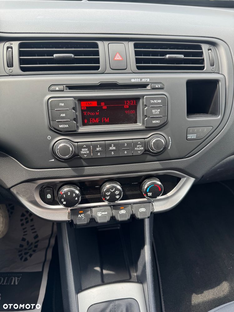 Kia Rio 1.2 Dream Team Edition - 20