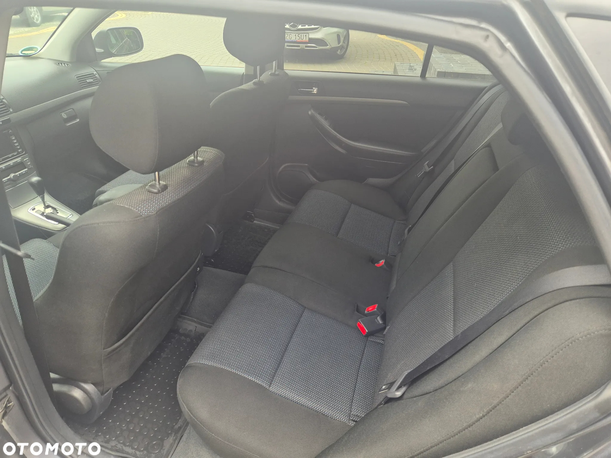 Toyota Avensis 2.0 Premium MS - 17