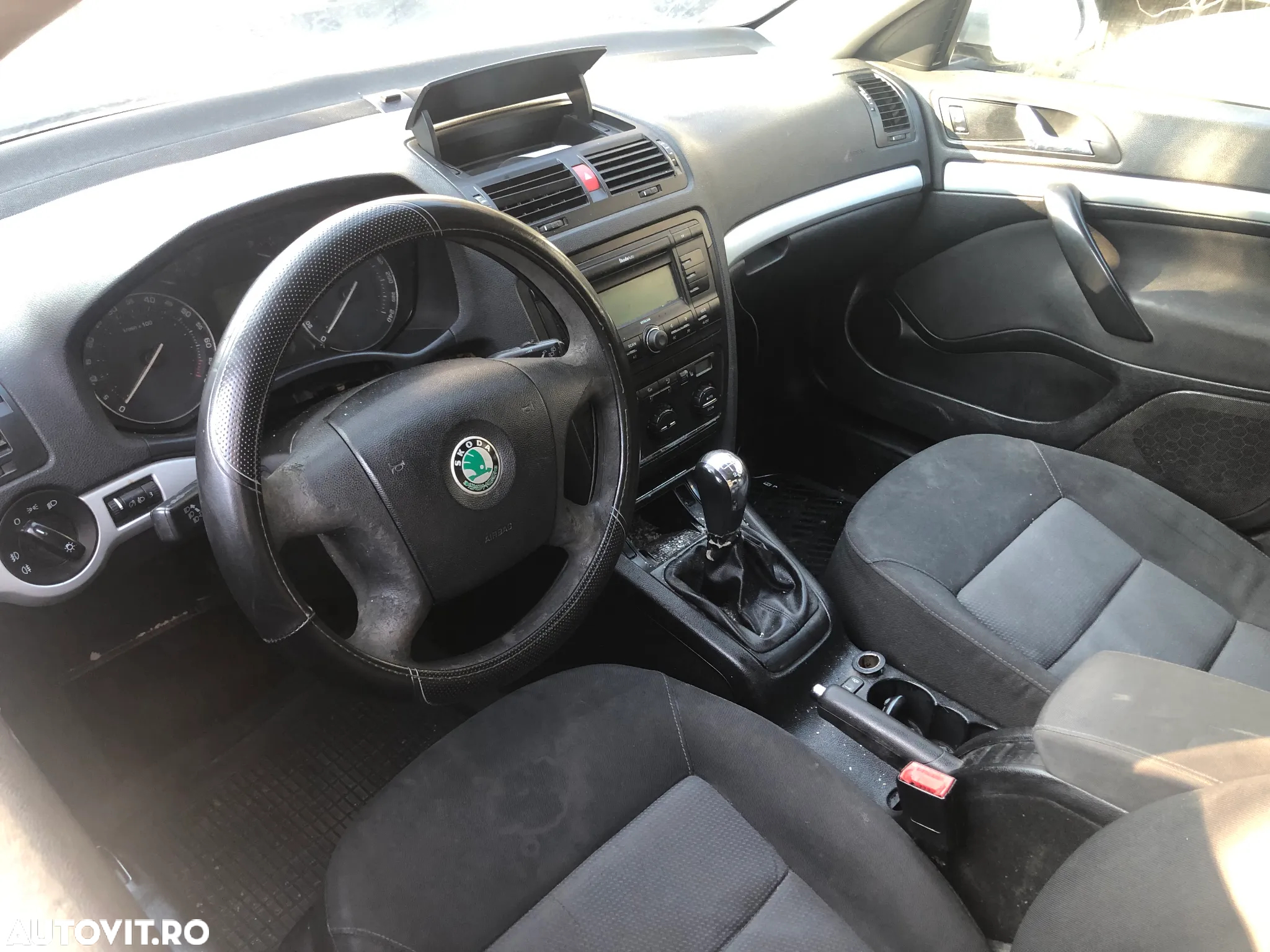 Dezmembrez Skoda Octavia 2 gri 1.6 benzina 2005 - 7