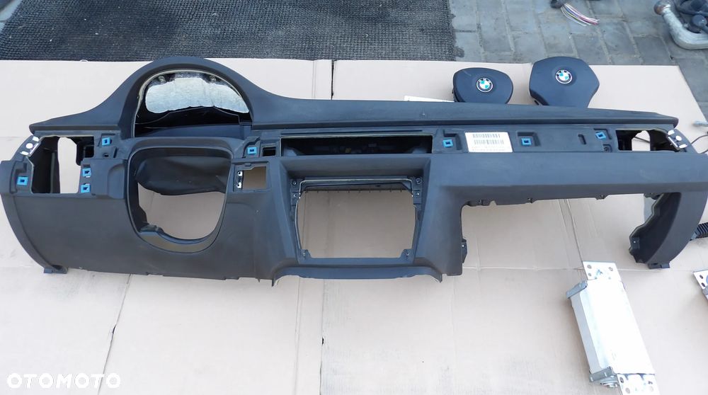 BMW - E90,E91 - DESKA ROZDZIELCZA - KOSOLA - BEZ NAWIGACJI - PODUSZKA KIEROWCY I PASAŻERA - NAPINACZE - DEMONTAŻ - ORYGINAŁ - 9202835 - 4