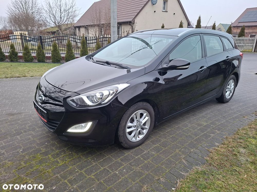Hyundai i30 blue 1.6 CRDi Passion - 11