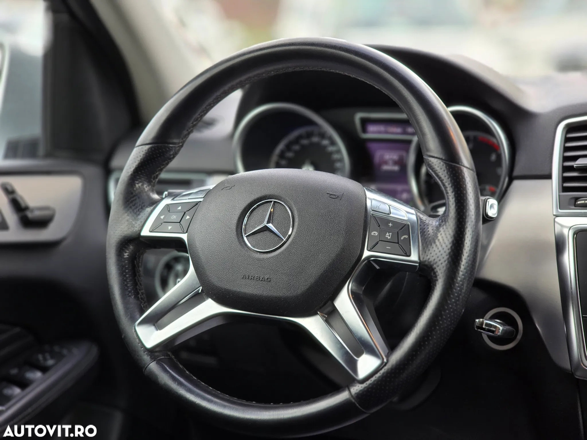 Mercedes-Benz ML 250 BlueTec 4MATIC Aut - 12