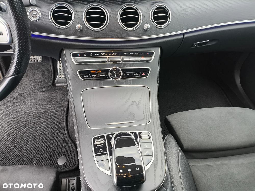 Mercedes-Benz Klasa E 400 d 4-Matic 9G-TRONIC - 19