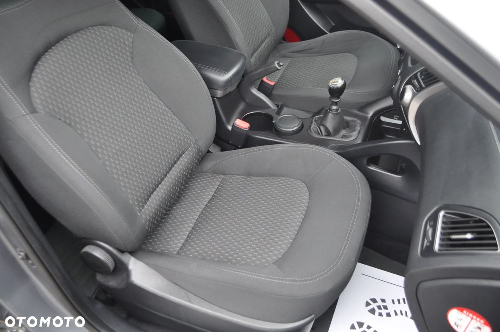 Hyundai ix35 1.6 2WD Fifa World Cup Edition - 20
