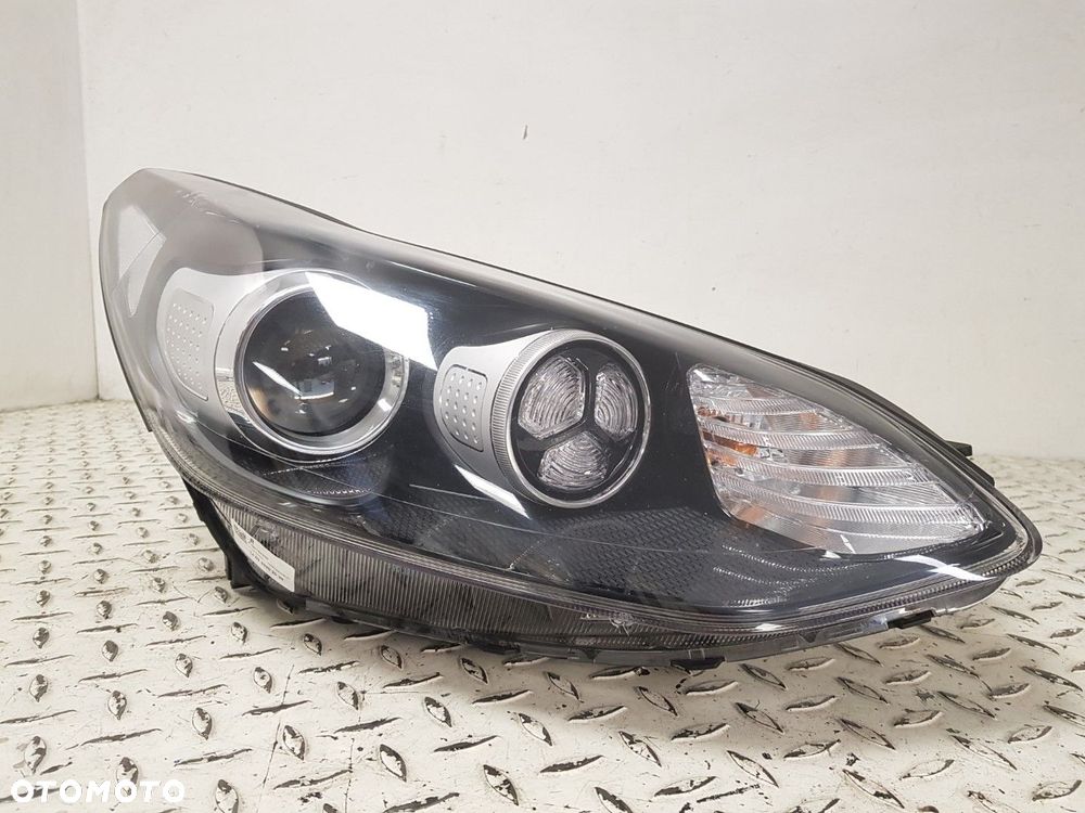 KIA SPORTAGE 4 IV 16- LAMPA PRAWA PRZEDNIA H7 + LED IGŁA 92102-F1010 - 2