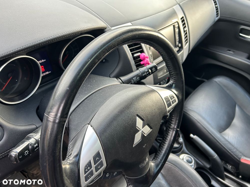 Mitsubishi Outlander 2.2 DI-D 4WD Instyle - 25