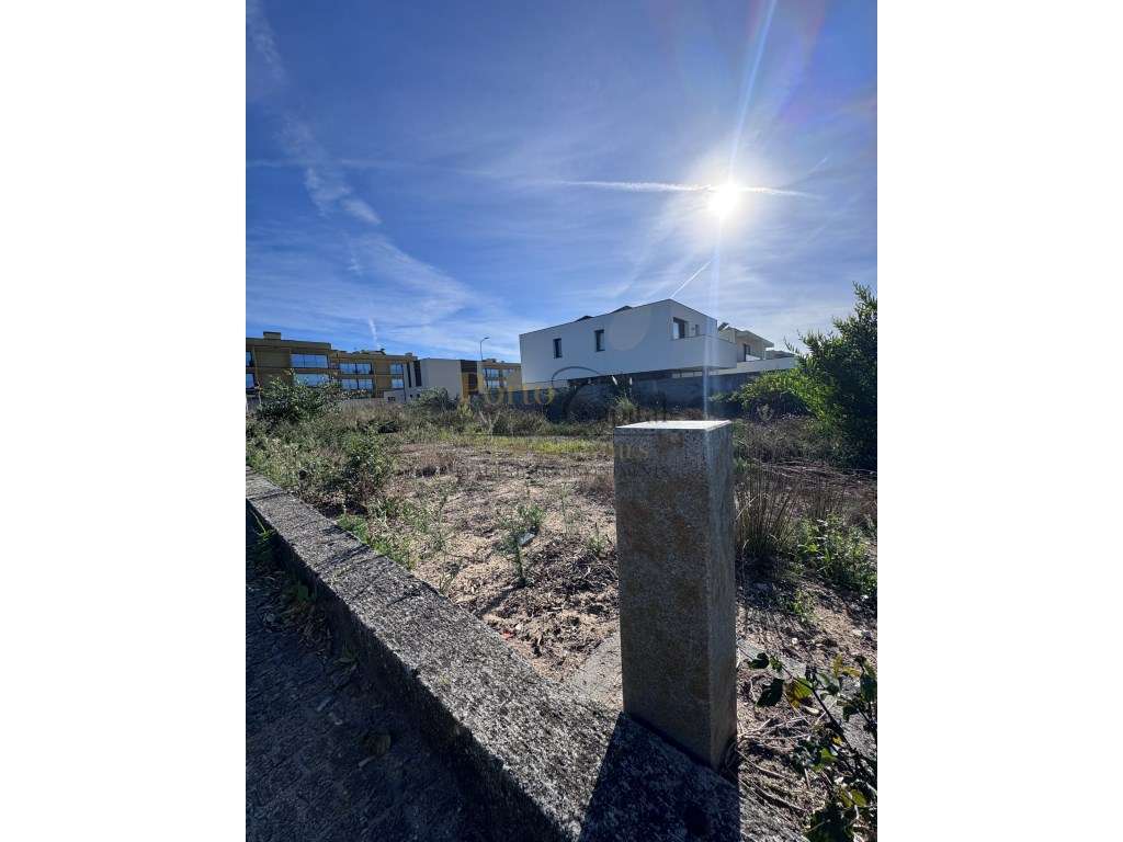 Terreno de Gaveto a 100 Metros da Praia em Árvore, Vila de Conde - Grande imagem: 4/21