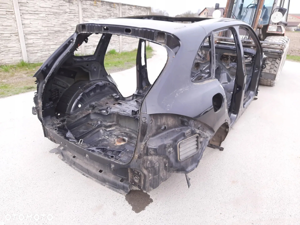 Porsche Cayenne II 7P ĆWIARTKA TYŁ PRAWA BŁOTNIK