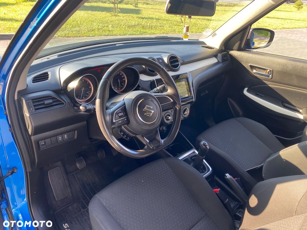 Suzuki Swift 1.2 Premium Plus - 7