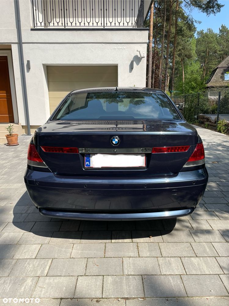 BMW Seria 7 745i - 6