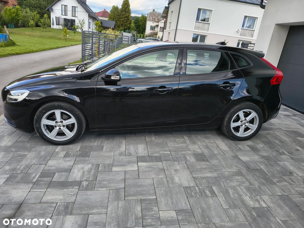 Volvo V40 D2 Momentum - 2