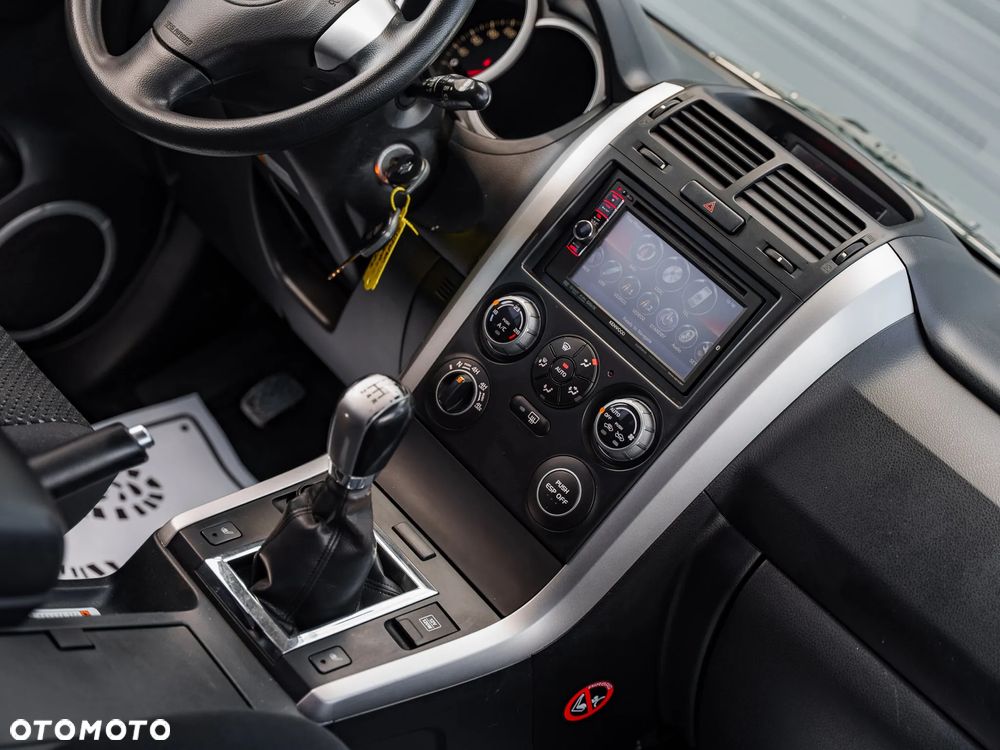 Suzuki Grand Vitara 2.0 Comfort + Family - 21