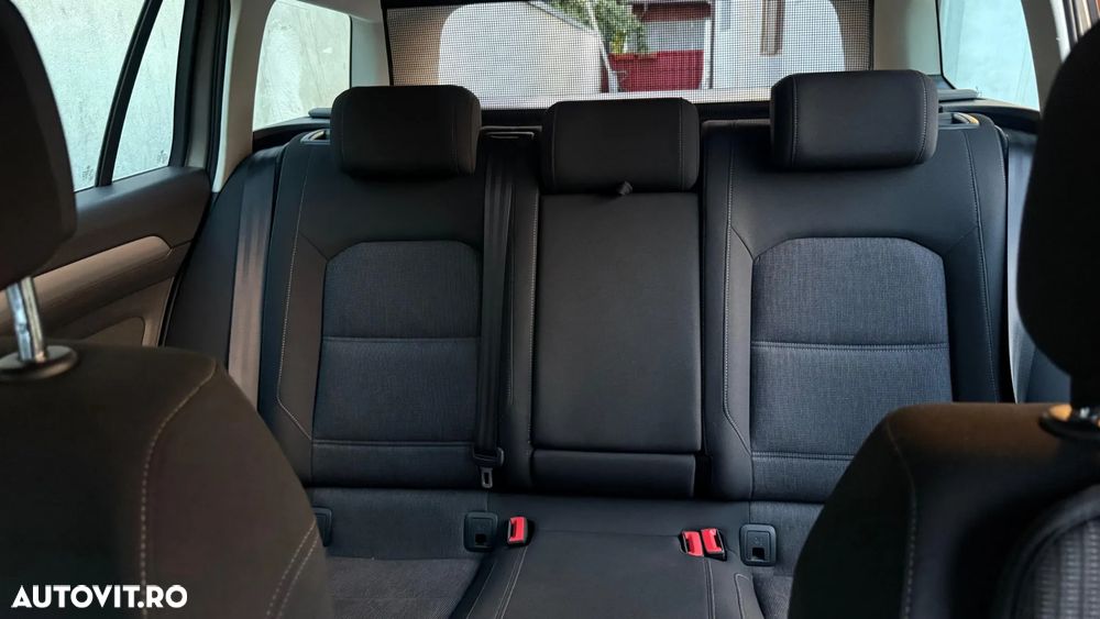 Volkswagen Passat - 13