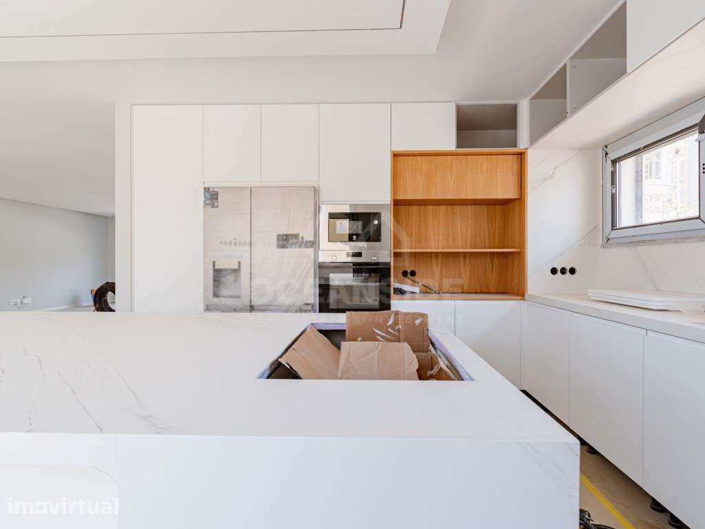 Moradia Moderna T4+1 com Piscina Arquitetura Contemporânea, 3 Pisos... - Grande imagem: 3/41