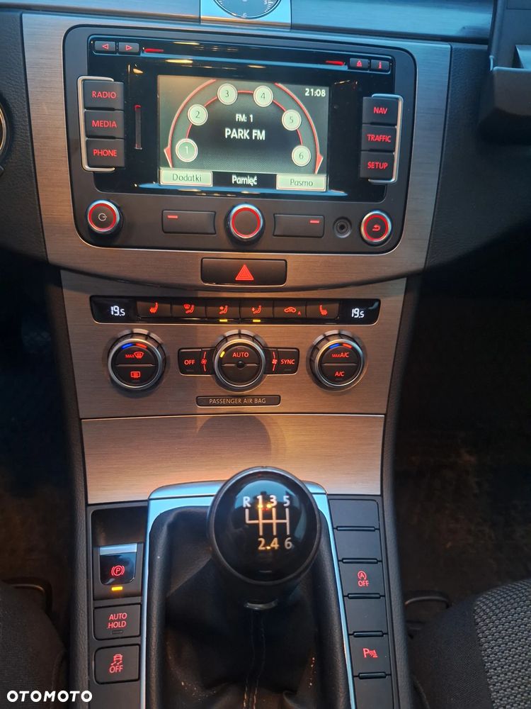 Volkswagen Passat Variant 2.0 TDI BlueMotion Technology Comfortline - 5