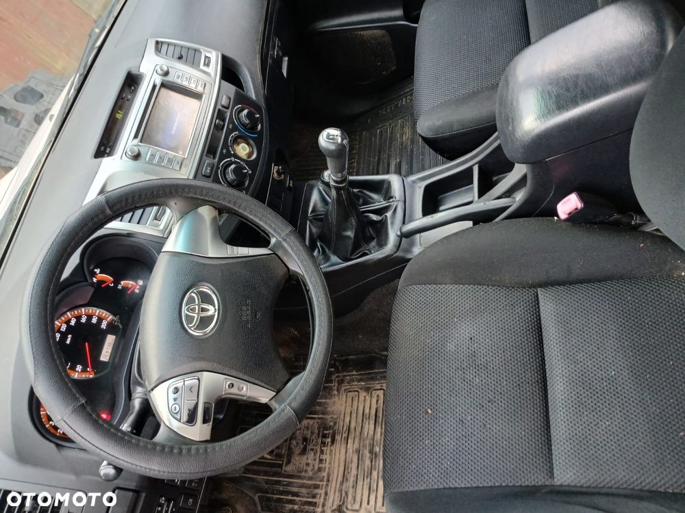 Toyota Hilux D4-D DLX - 8
