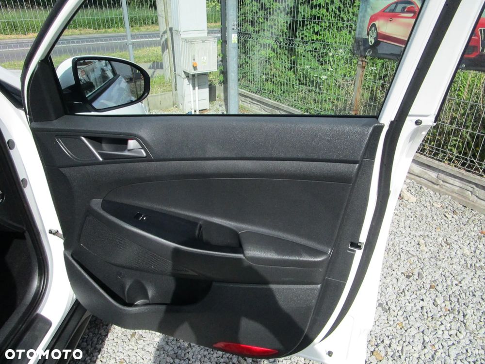 Hyundai Tucson 1.6 GDI BlueDrive Classic 2WD - 25