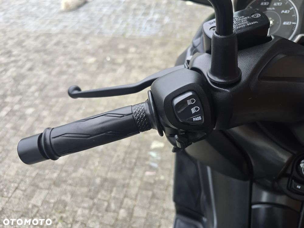 Yamaha X-max - 14