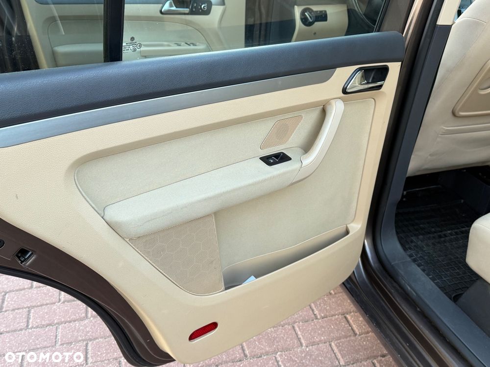 Volkswagen Touran 1.6 TDI DPF Cross - 14