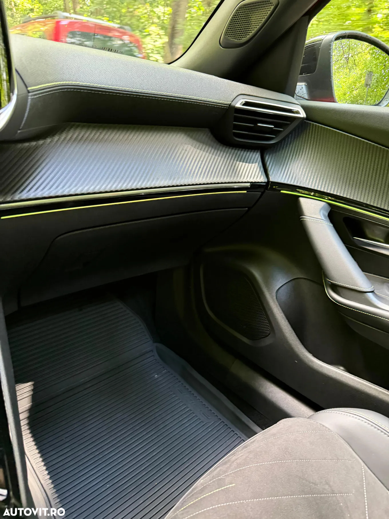 Peugeot 2008 1.2 PureTech EAT8 STT GT - 12