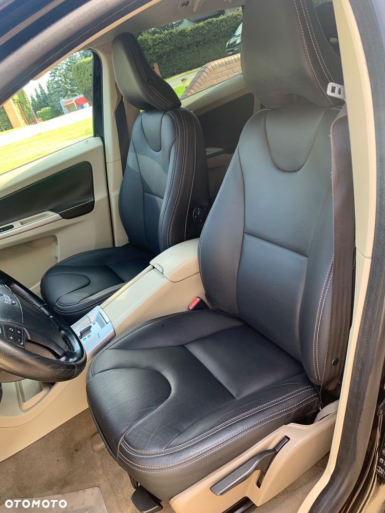 Volvo XC 60 D5 AWD Momentum - 10