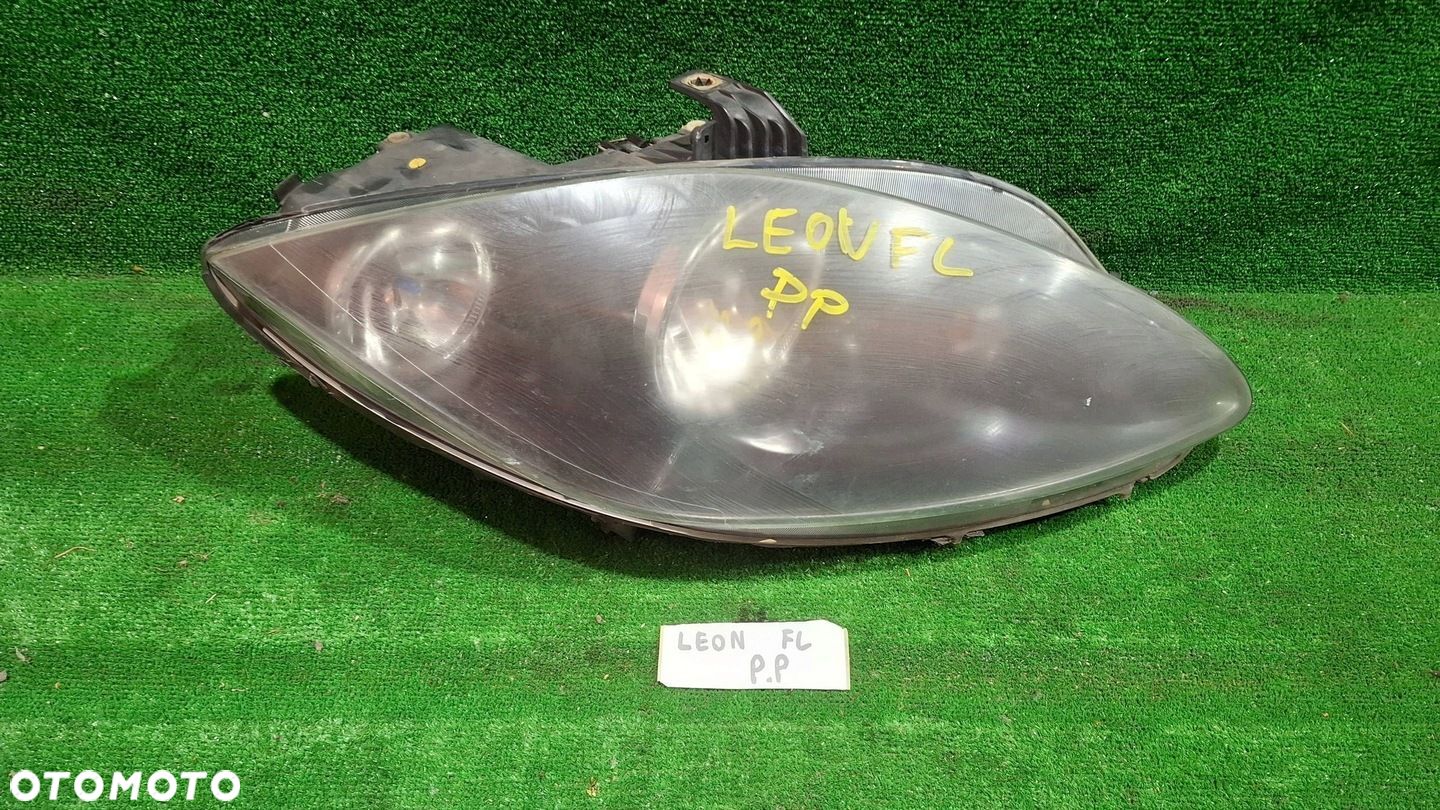 Seat Leon 1P FL LAMPA PRZÓD PRAWA 5P2941034A - 1