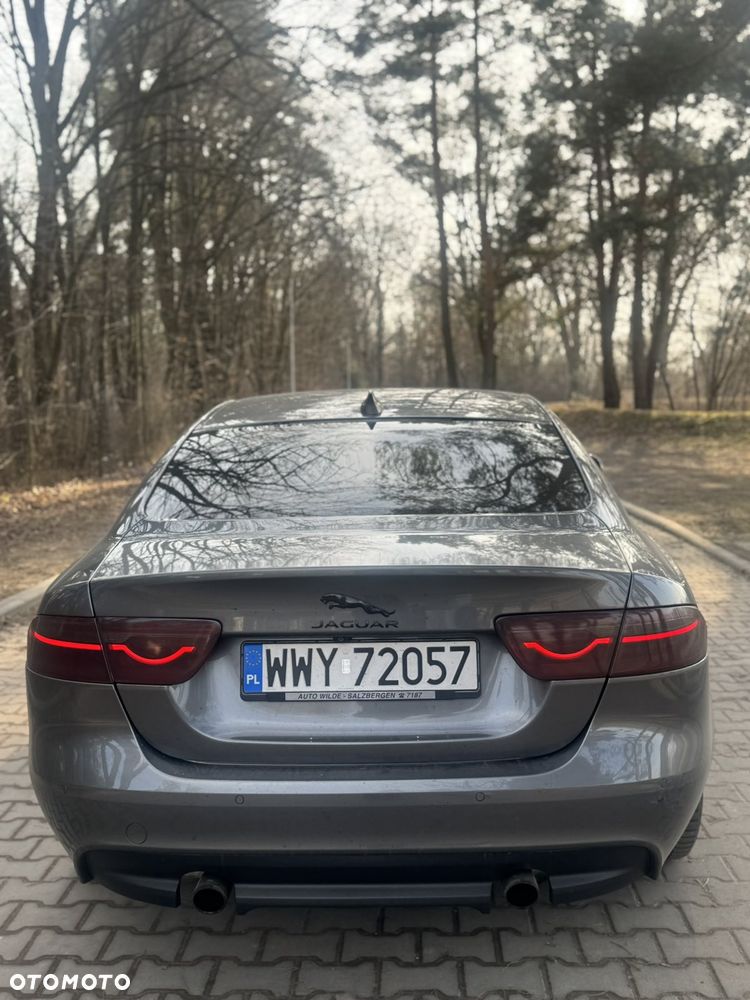 Jaguar XE 2.0 D AWD Pure - 4