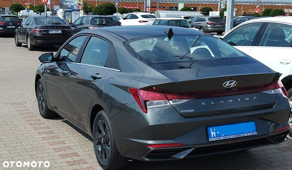 Hyundai Elantra - 3