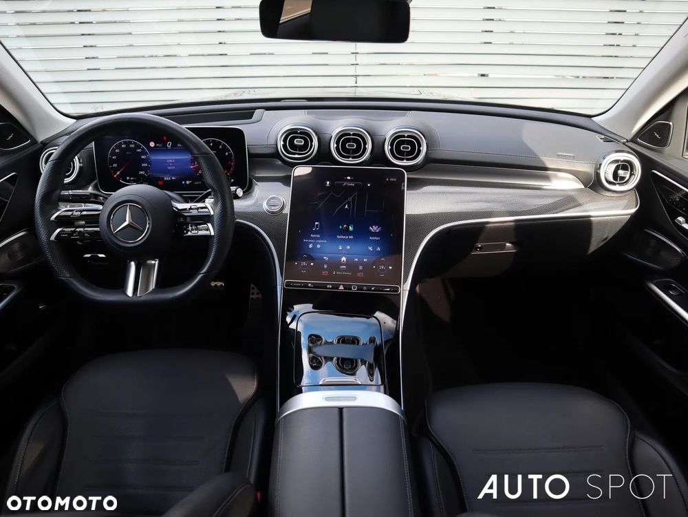 Mercedes-Benz Klasa C 180 9G-TRONIC AMG Line - 19