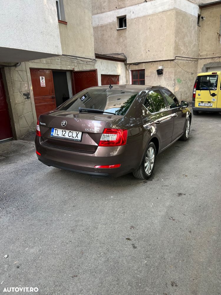 Skoda Octavia 2.0 TDI ELEGANCE DSG - 4