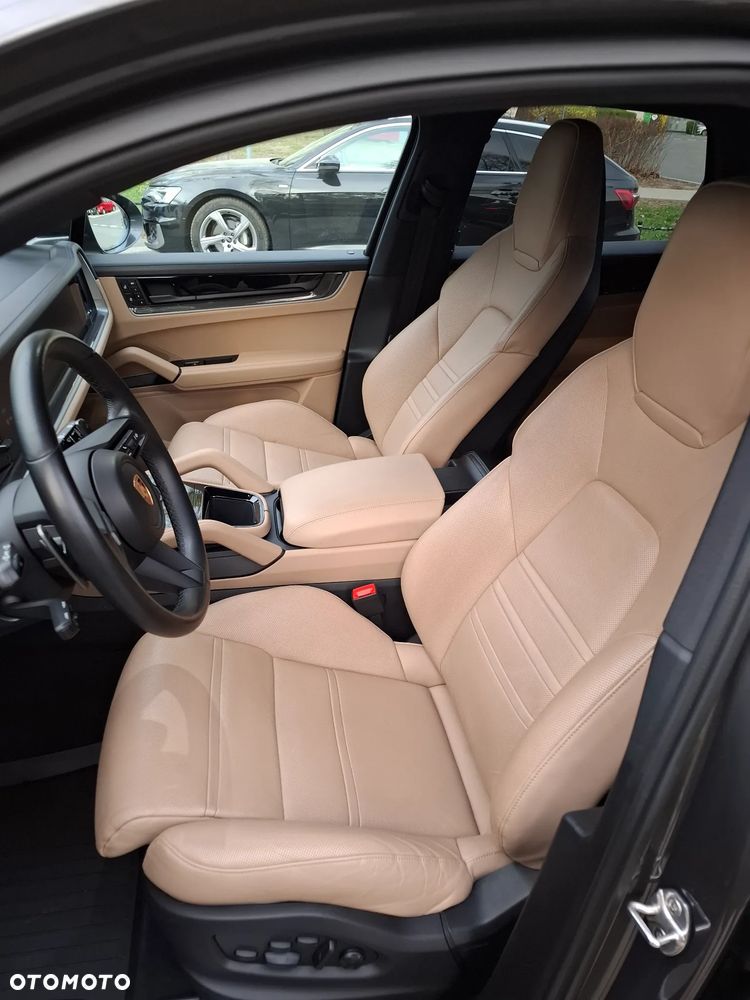 Porsche Cayenne - 22