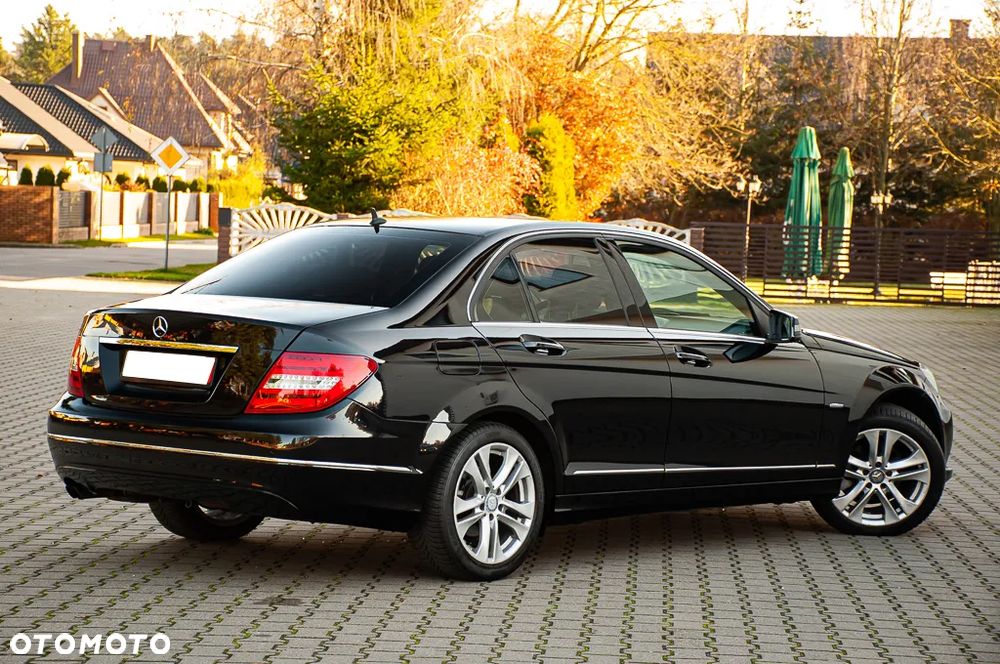 Mercedes-Benz Klasa C 180 T BlueEFFICIENCY Avantgarde - 12
