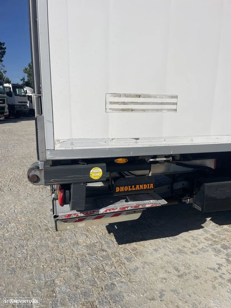 Renault D 19 - 280Cv - Caixa de Frio - 6