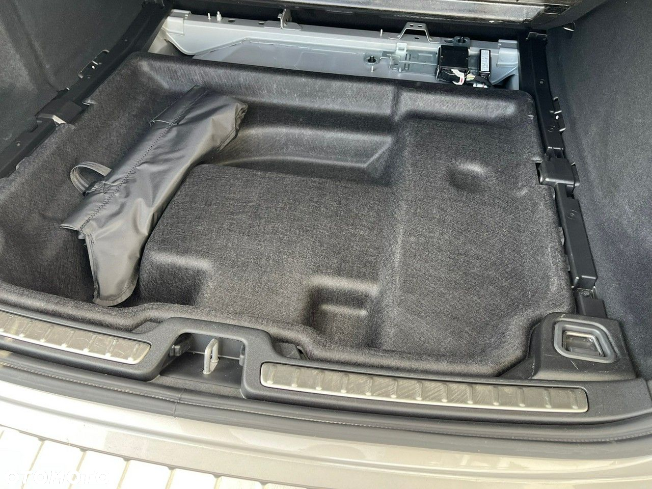 Volvo V60 B4 B DKG Plus Dark - 19