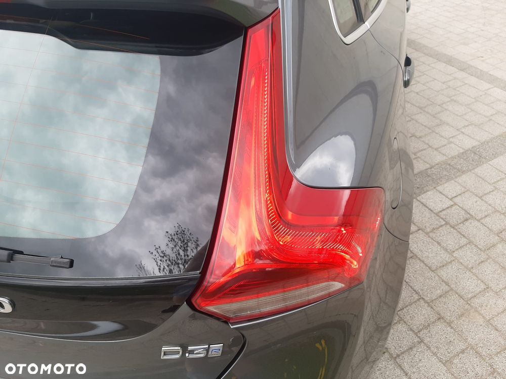 Volvo V40 D3 Geartronic RDesign - 14