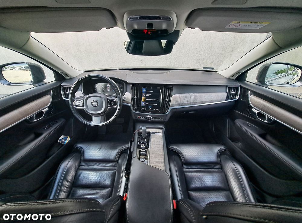 Volvo V90 Cross Country - 11