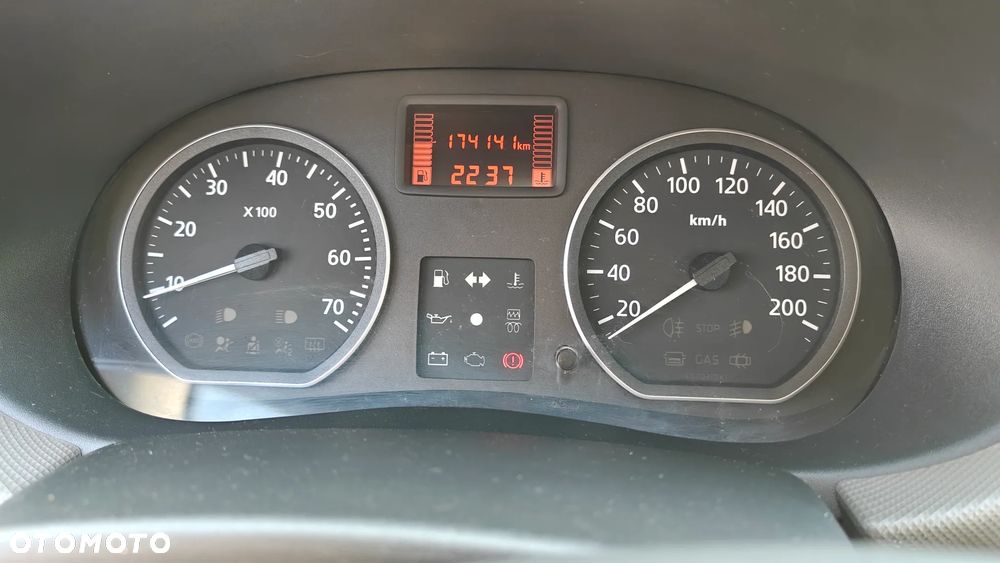Dacia Sandero - 8